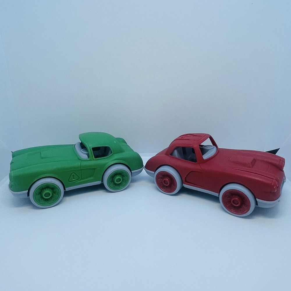 2 Greenbrier International Turbo Wheels Plastic Toy Car 1 Green 1 Red 1:48 Scale